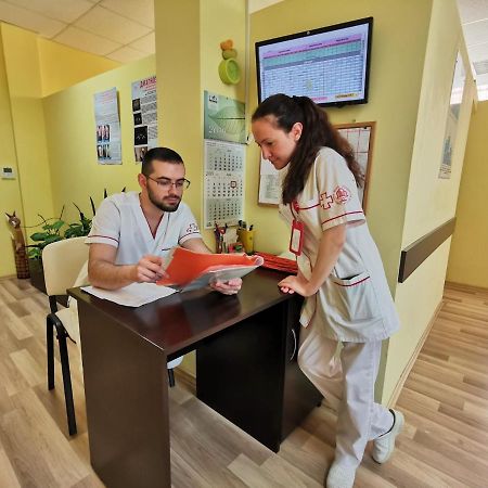 Hotel-Clinic Dr. Gechevi พาเวลบันยา ภายนอก รูปภาพ