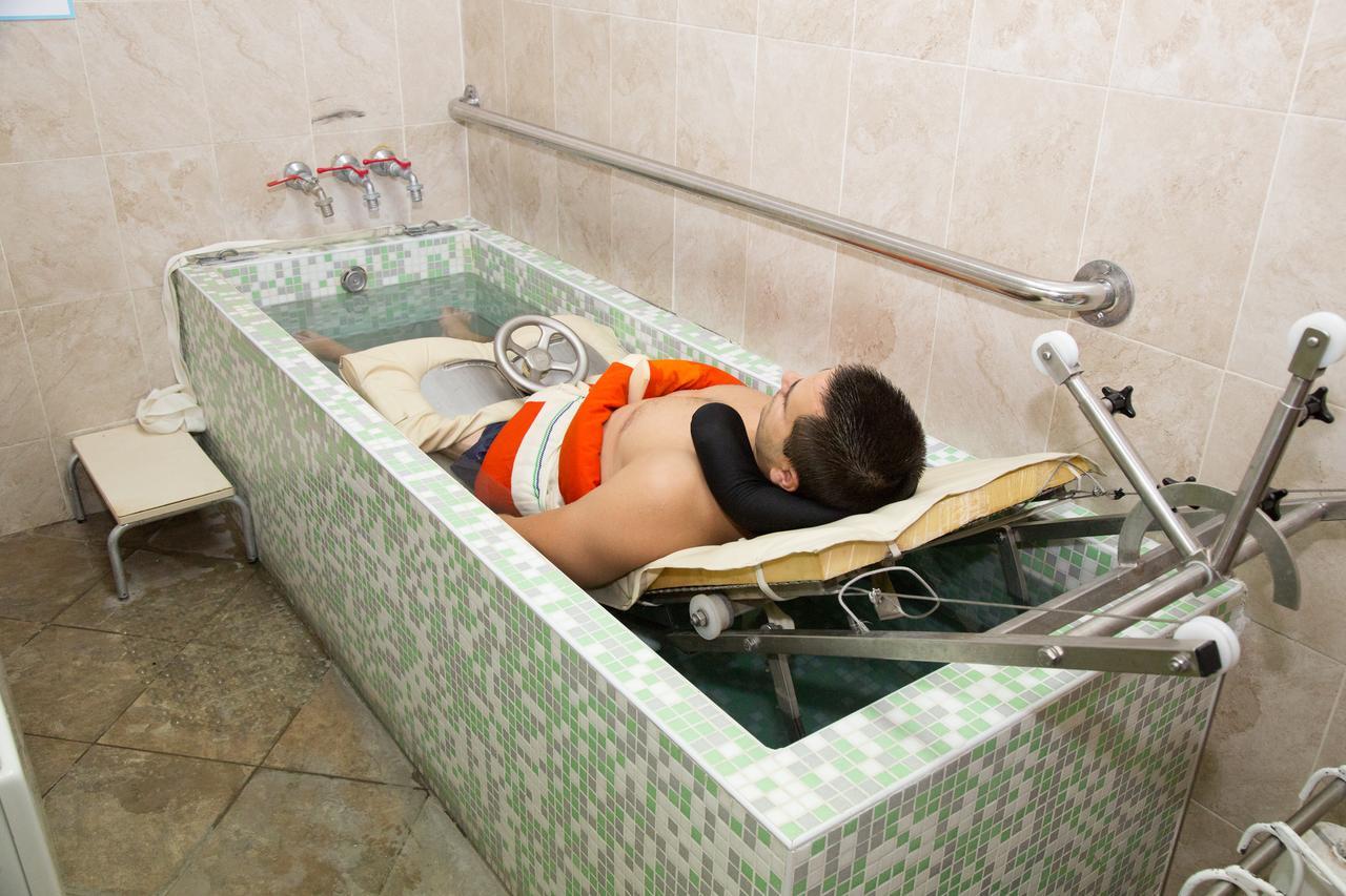 Hotel-Clinic Dr. Gechevi พาเวลบันยา ภายนอก รูปภาพ