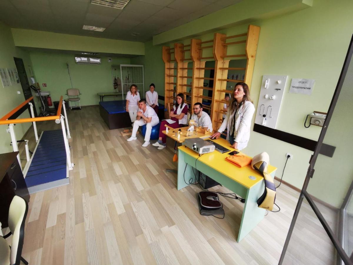 Hotel-Clinic Dr. Gechevi พาเวลบันยา ภายนอก รูปภาพ
